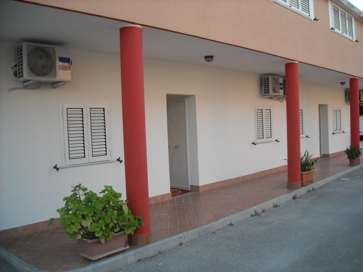 B&B Dal Gallo Battipaglia Exteriör bild